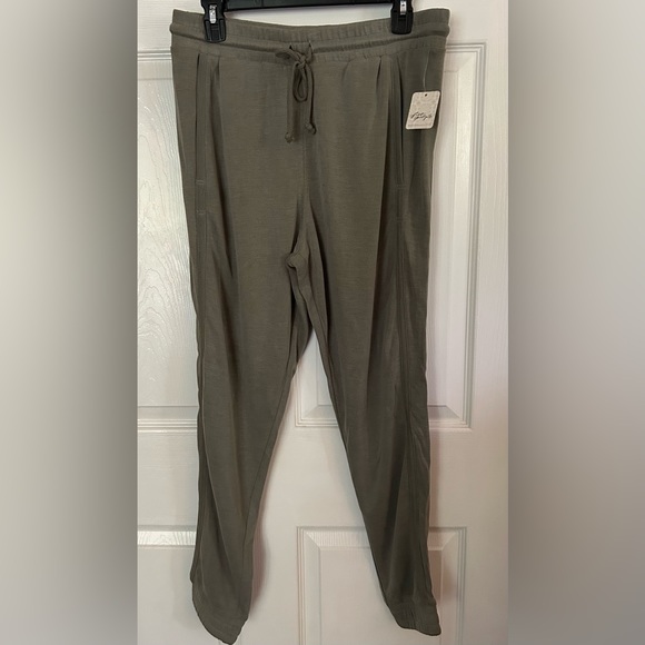 Free People|Back Into It Jogger/Army - Picture 7 of 8